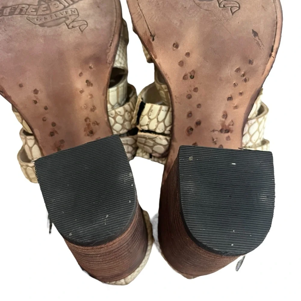 Freebird By Steven Womens 10 Cream Croco Claw Strappy Sandal Block Leather Heels